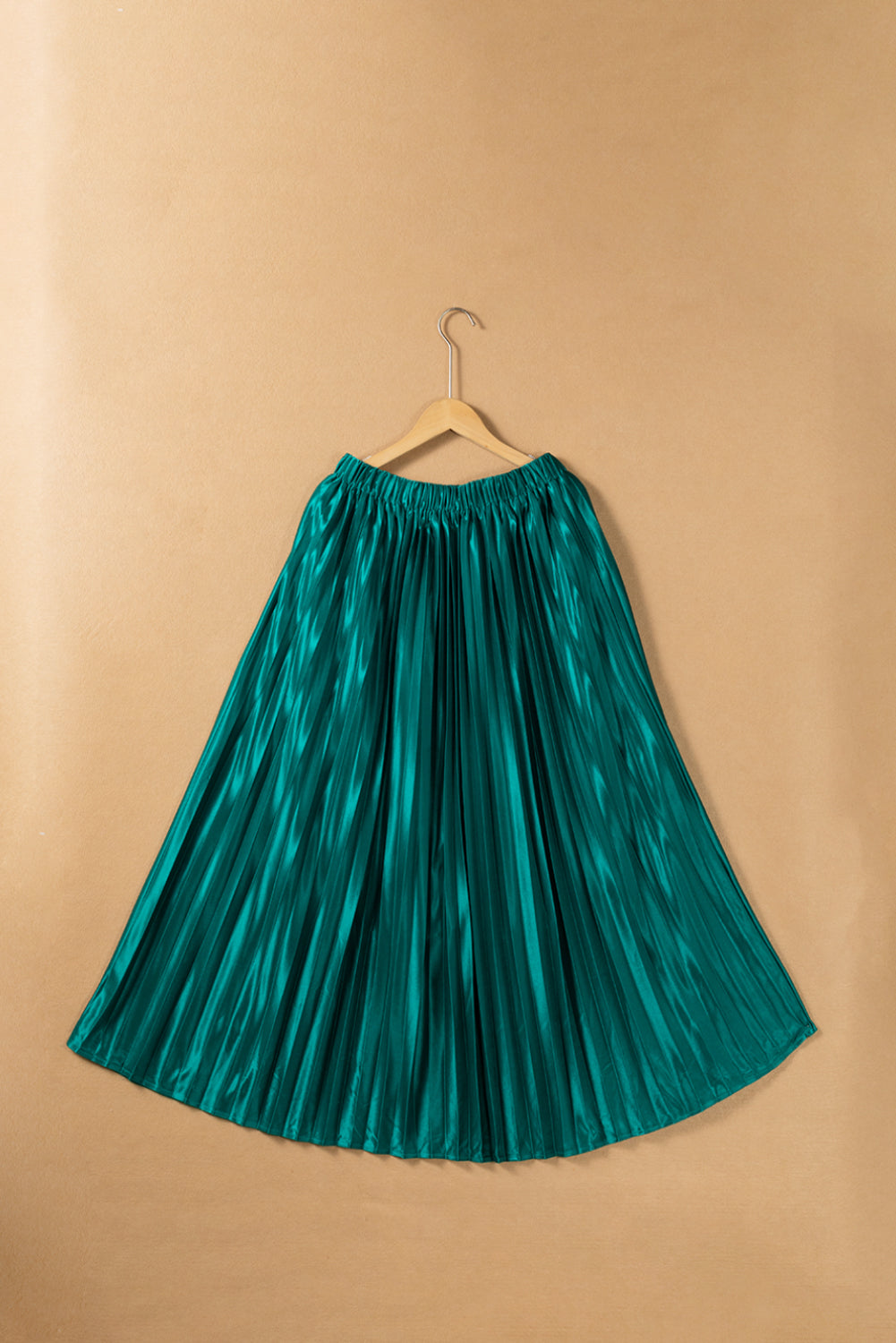 Elastic Waist Pleated Midi Skirt.