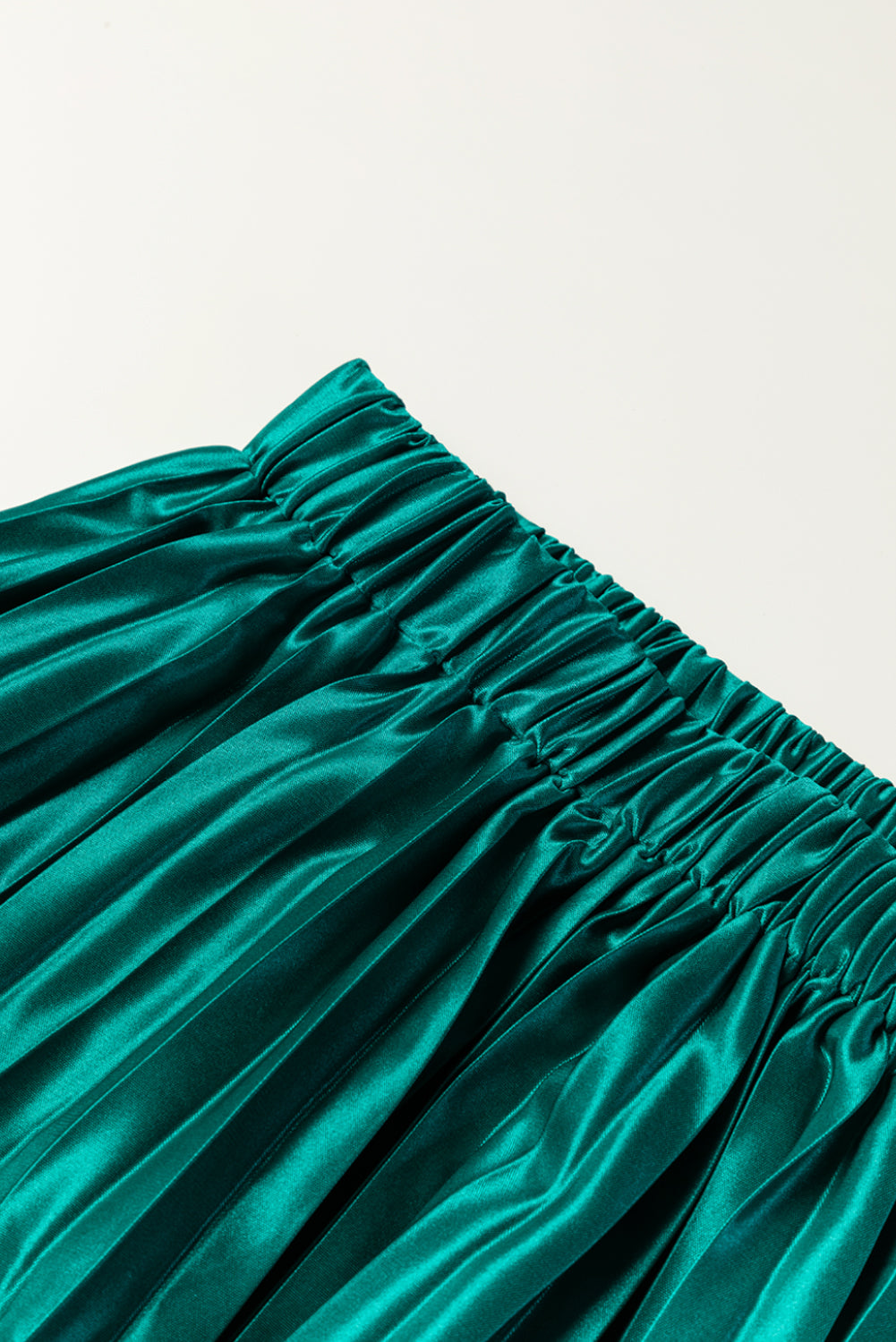 Elastic Waist Pleated Midi Skirt.